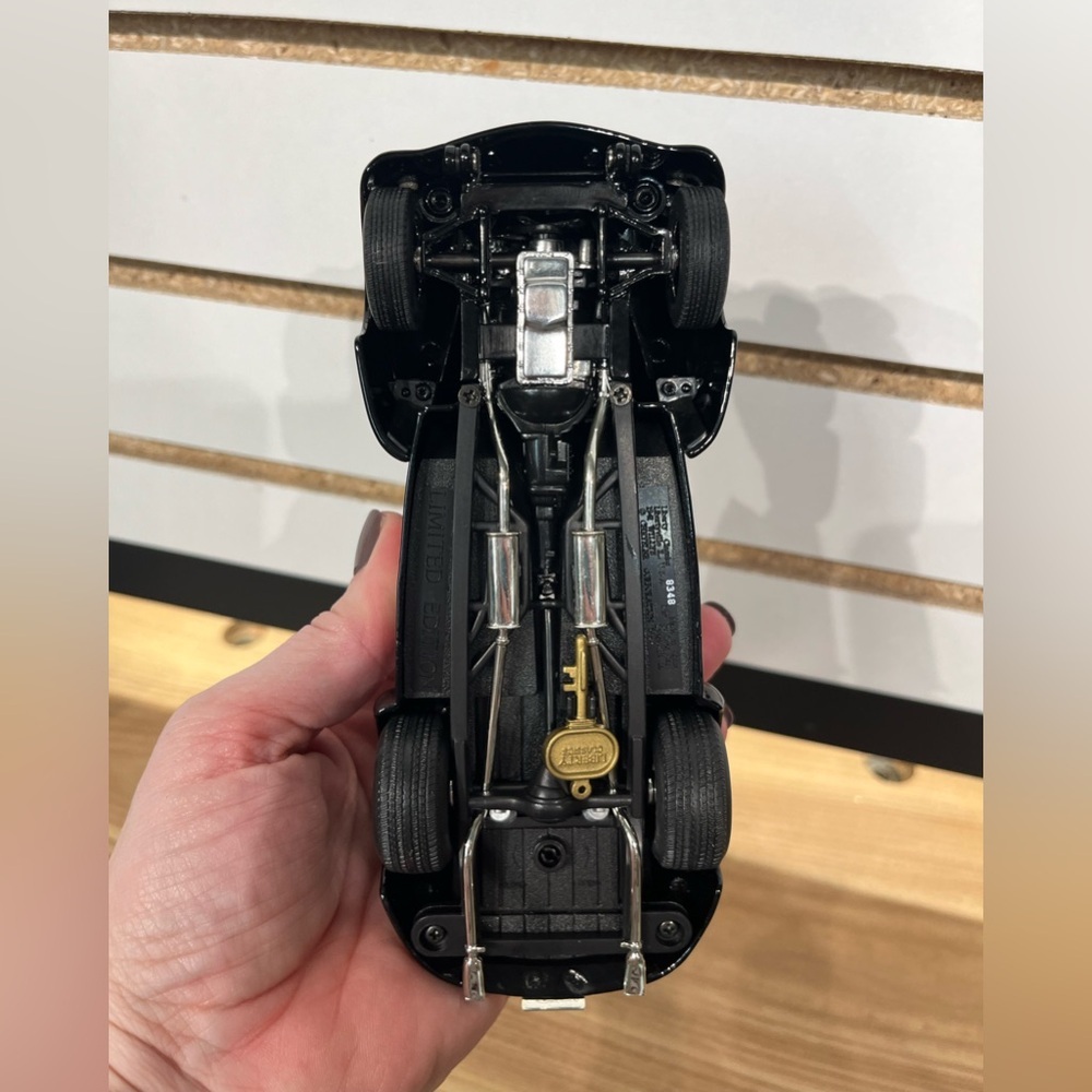 Harley Davidson ‘41 Willys Coupe coin bank - Picture 2 of 9